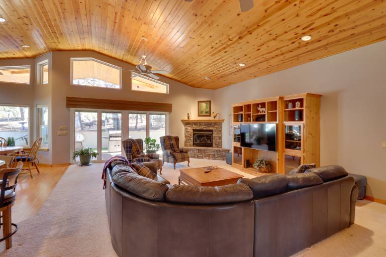 Patio & Forest View: Peaceful Show Low Home — photo 5