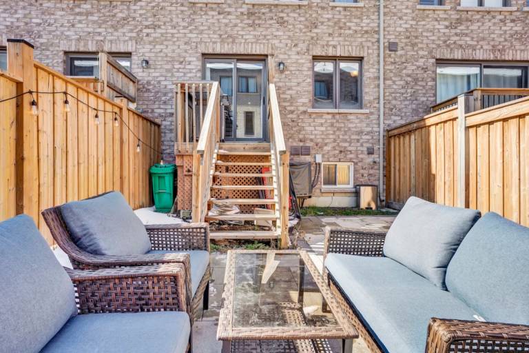 Stylish Mississauga Lower Unit BBQ Yard Paradise