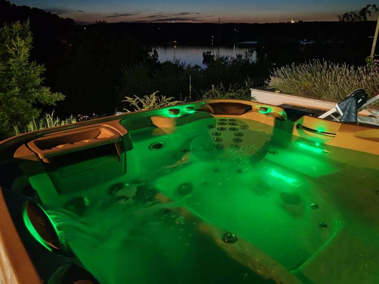 Haus Rina Banjole mit Whirlpool und Garten