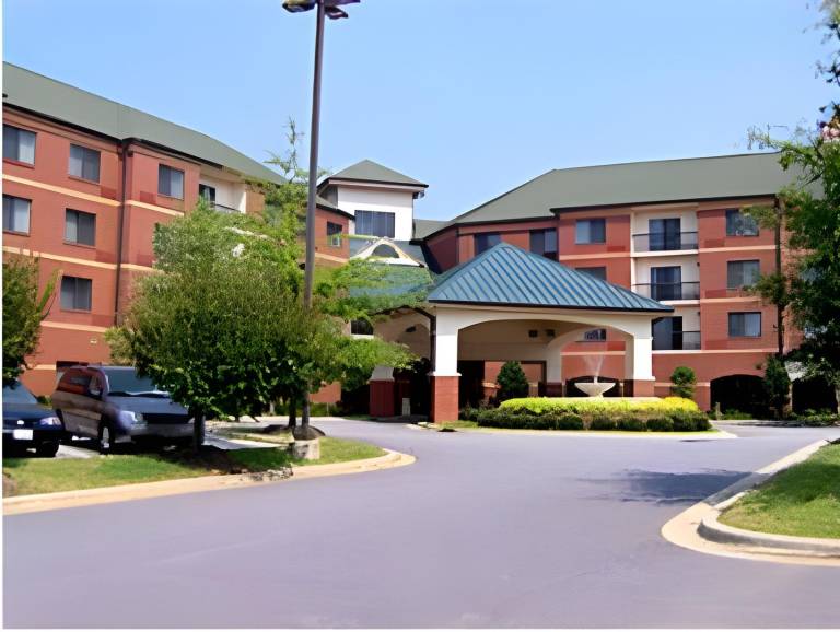 Courtyard by Marriott Hickory in Hickory, NC