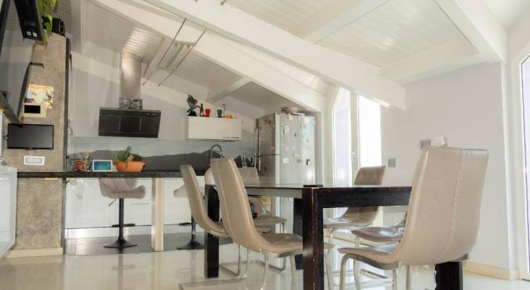 Morelli's Suite Home — photo 5