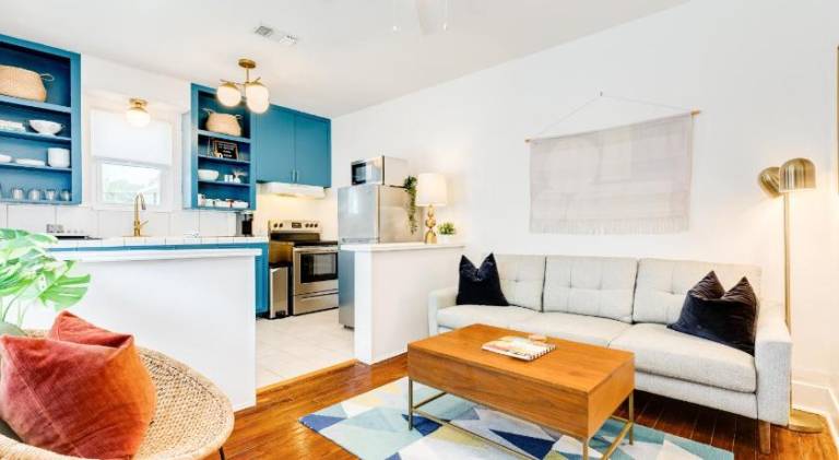 Vacation home with barbecue & terrace in Galveston, TX
