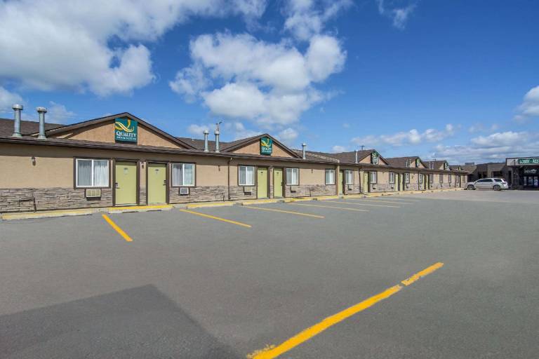 Quality Inn & Suites in High Level, AB