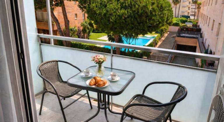 Apartament SOL Y MAR-2 min to Fenals Beach-Balcony — photo 5
