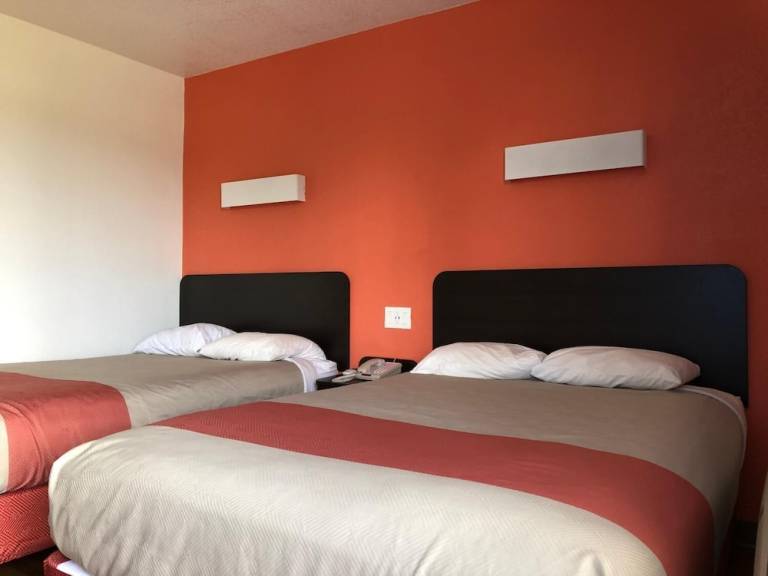Motel  Clute