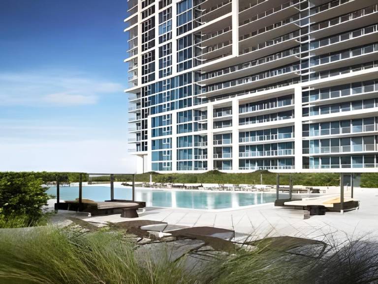 Carillon Miami Wellness Resort in Miami Beach, FL