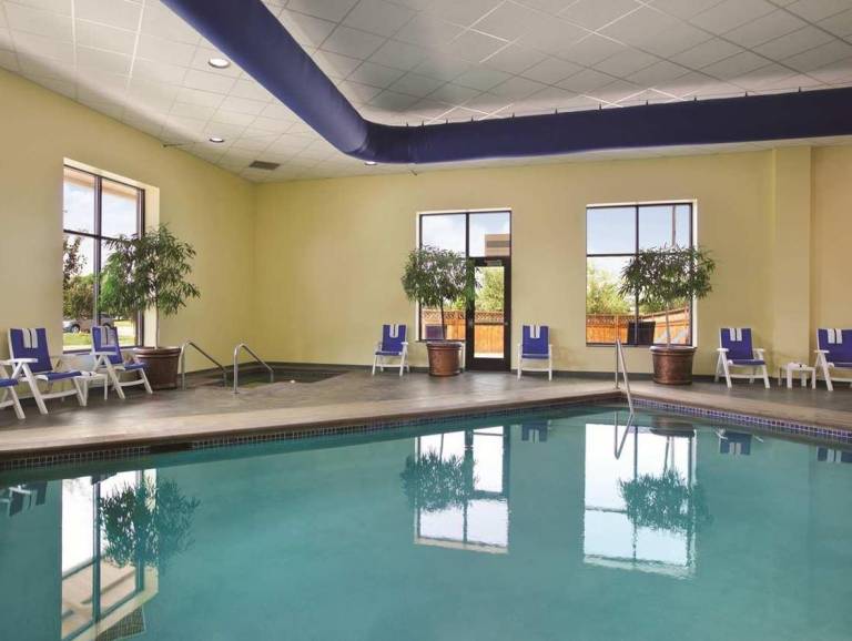 Embassy Suites by Hilton Minneapolis North — photo 5