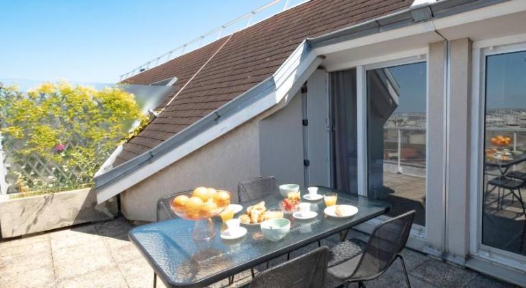 Holiday apartment with terrace — photo 4