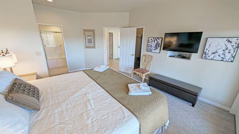 Condo with private pool — photo 3