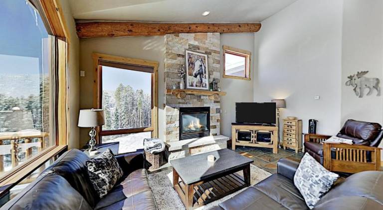 Fully equipped lovely vacation home with patio, pool & jacuzzi | Good for workation | Dogs allowed in Winter Park, CO