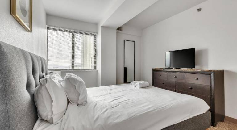 PP 1506 Beautiful Professional 1br Apt, Pool in Harrisburg, PA