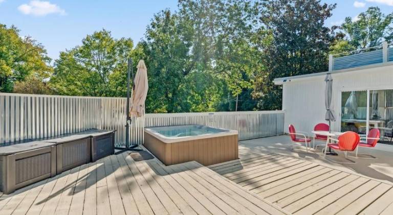 Vacation home with 4 rooms for 10 persons in High Point, NC