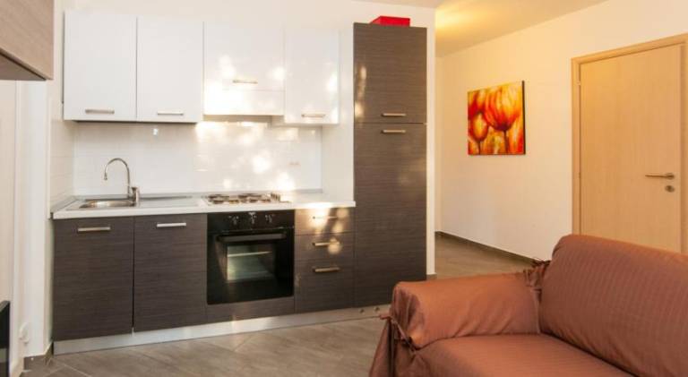 Nice serviced apartment with terrace & yard | Pet-friendly — photo 3