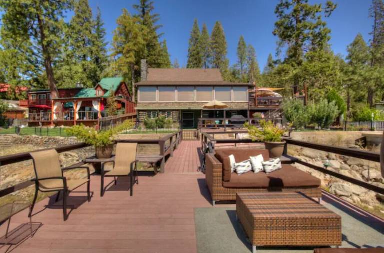 9 Best Lakes to Rent a House for the 4th of July Rentals