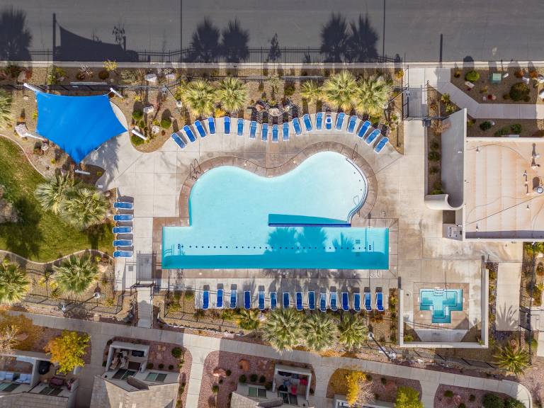 Fully equipped vacation home with pool, grill & hot tub | Dogs allowed — photo 3