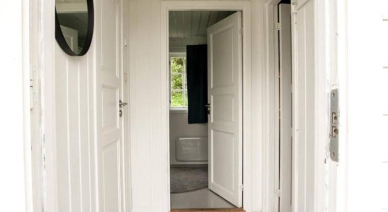 House | Pets allowed — photo 3