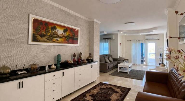 Rental apartment with hot tub & pool — photo 2