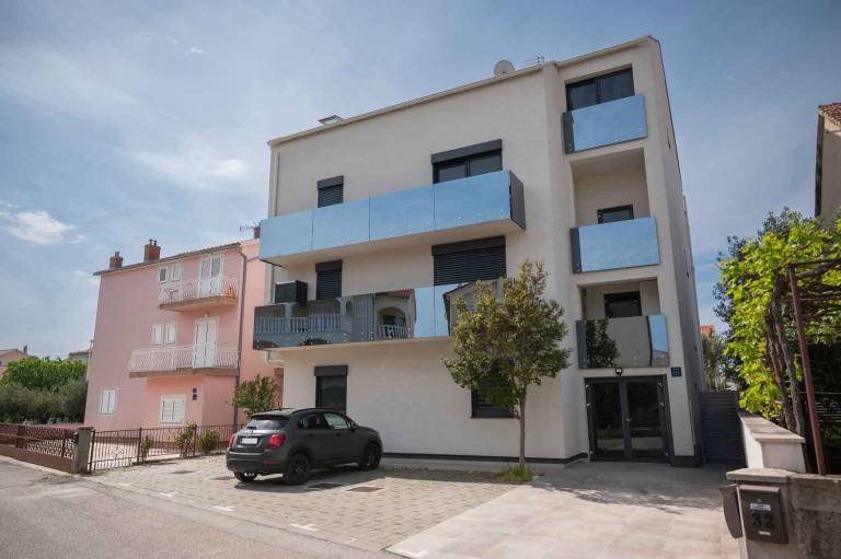 Apartment with 2 rooms for 5 persons — photo 2