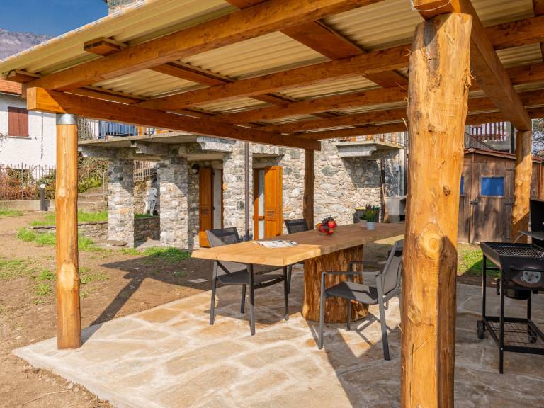 Vacation home with garden & patio — photo 2