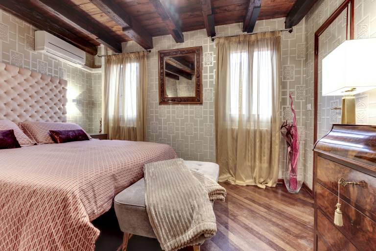 Hus  Santa Croce