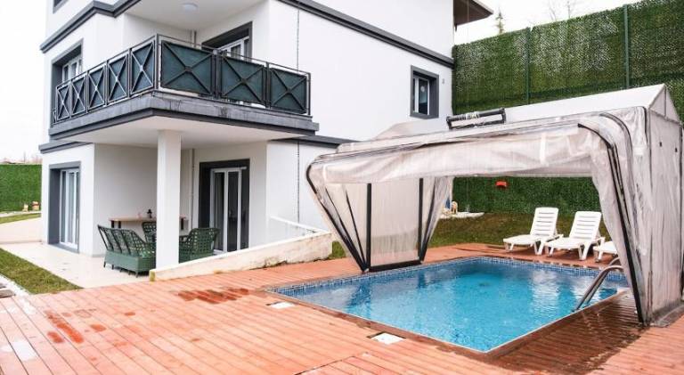 Villa with private pool, BBQ & terrace | Pet-friendly — photo 3