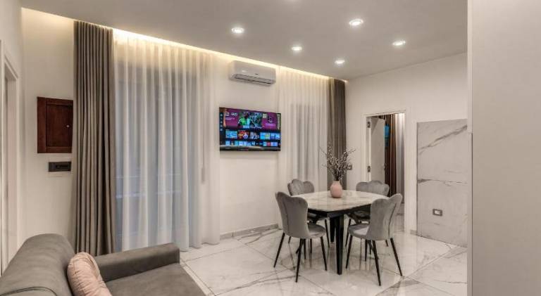 Apartment with patio | Suitable for remote work — photo 3