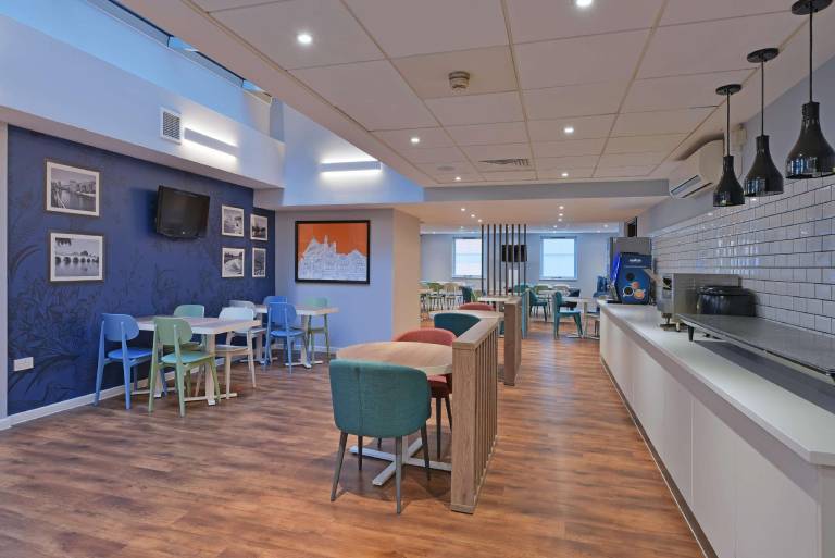 Travelodge Maidenhead Central — photo 2