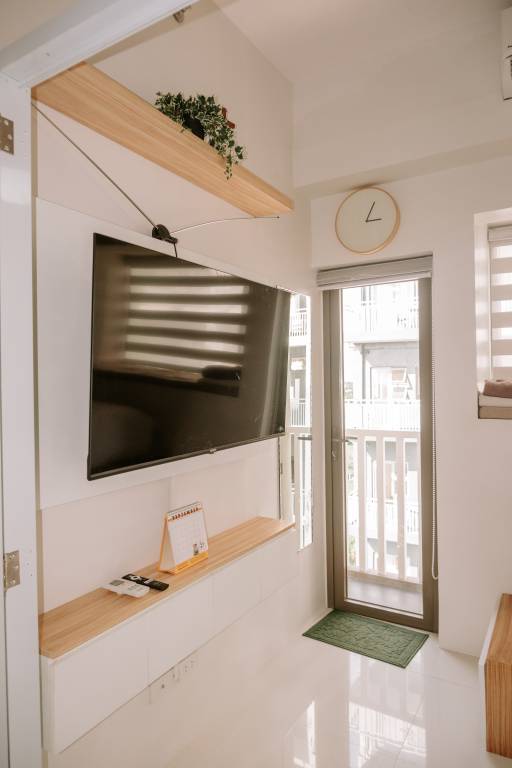 Apartment with yard & pool | Garden view — photo 4