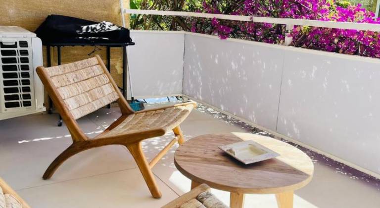 Rental apartment with patio — photo 4