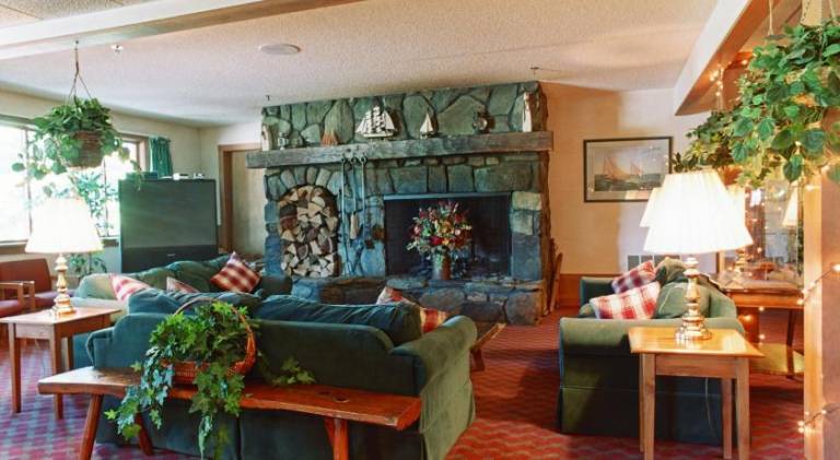 Commodores Inn — photo 3