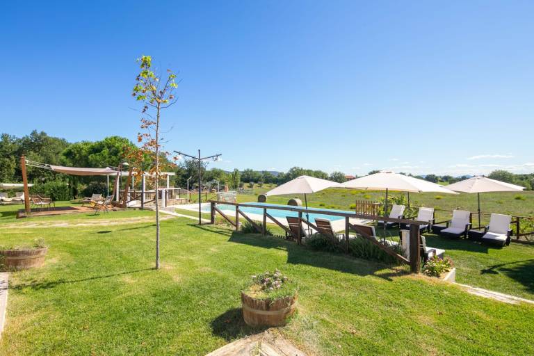 Children-friendly lovely vacation home with terrace, barbecue & private pool | Pets are welcome — photo 4
