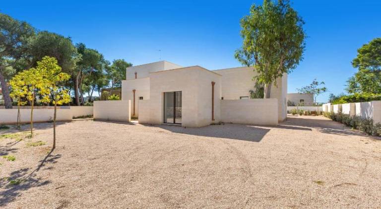 Holiday apartment with patio, yard & pool | Dogs allowed — photo 4
