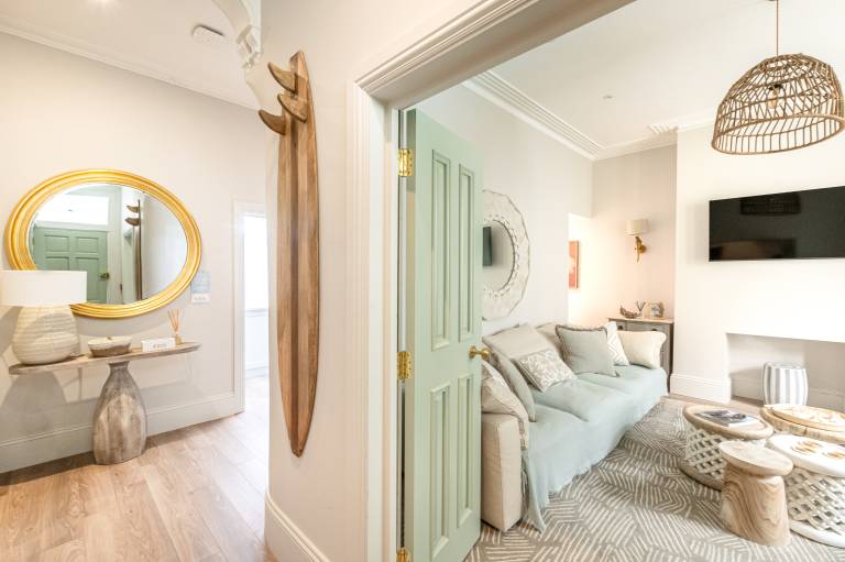 The Shell House (Sleeps 12 & 4 mins to the Beach) — photo 3