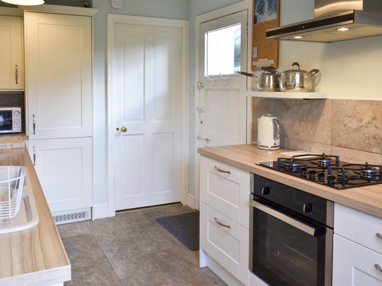 Family-friendly lovely cottage with yard | Pet-friendly — photo 4