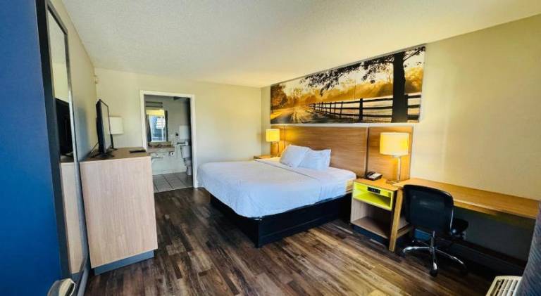Rodeway Inn Owensboro South — photo 2