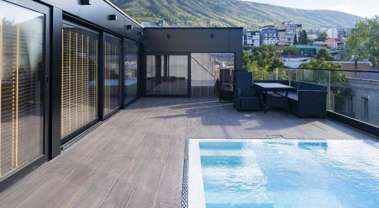Charming serviced apartment with terrace | Near Old Tbilisi | Pet-friendly — photo 3