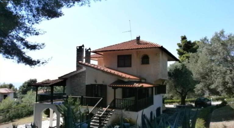 Pleasant villa with yard, barbecue & patio | Beach nearby | Suitable for remote work | Dogs allowed in Sithonia