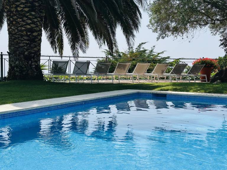 Fully equipped villa with private pool, BBQ & yard | Pets allowed — photo 5