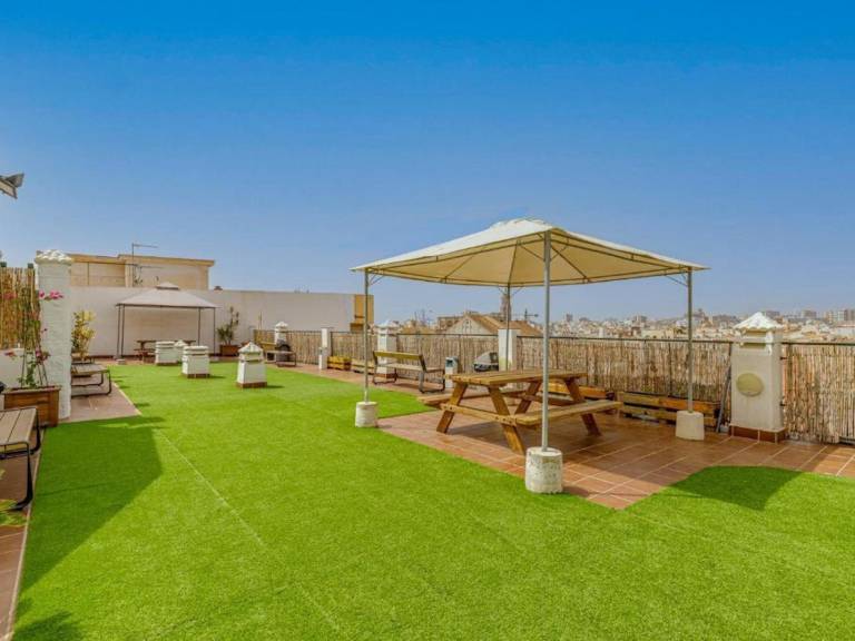 Child-friendly apartment with patio | Pets allowed in Málaga