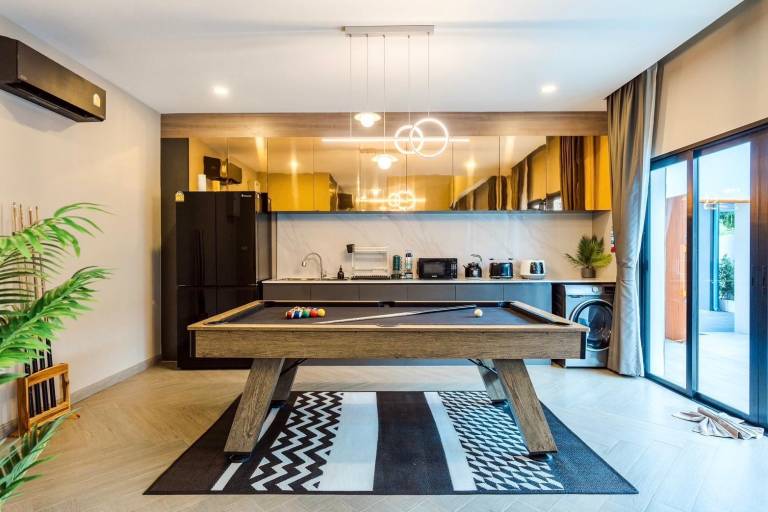 Fully equipped villa with BBQ, hot tub & pool | Close to the beach | Perfect for remote work | Pets are welcome — photo 4