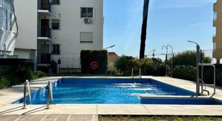 Wonderful apartment with private pool & patio | Next to the beach | Perfect for remote work | Pets are welcome — photo 5
