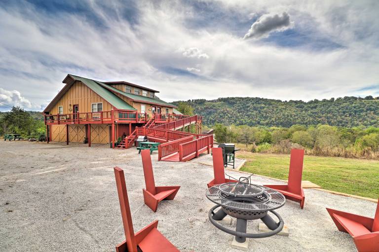 Mountain View Escape - 1 Mile to White River! — photo 3