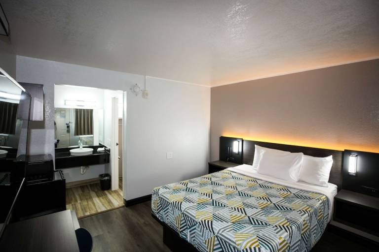 Motel  Sacramento