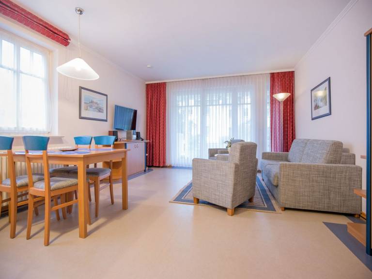 Komfort Ferienwohnung mit 1 Schlafzimmer und Terrasse im Erdgeschoss in Binz