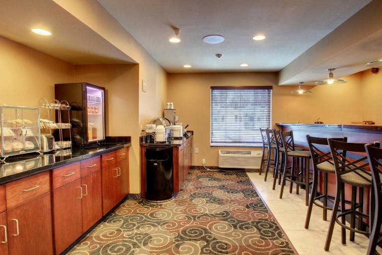 Cobblestone Inn & Suites - Rugby — photo 5
