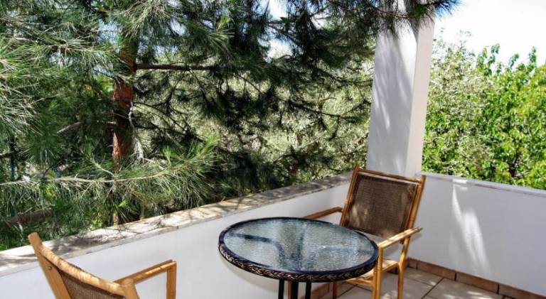 Nice serviced apartment with terrace & yard | Close to the beach | Pets allowed — photo 4