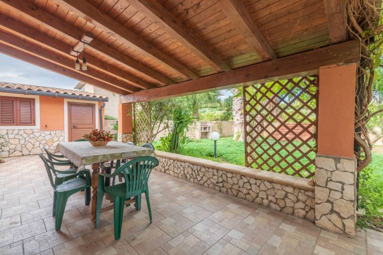 House with terrace, BBQ & garden | Garden view — photo 4