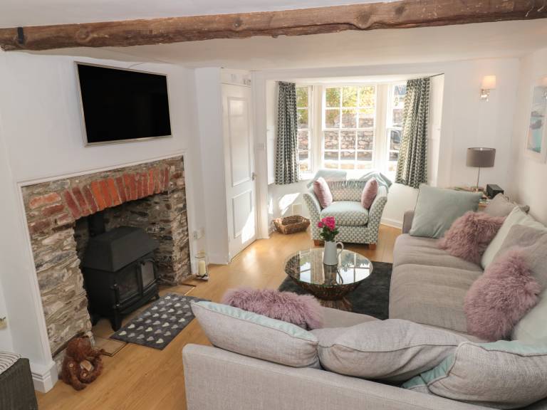 Family-friendly cottage with yard | Beach view | Dogs allowed — photo 3