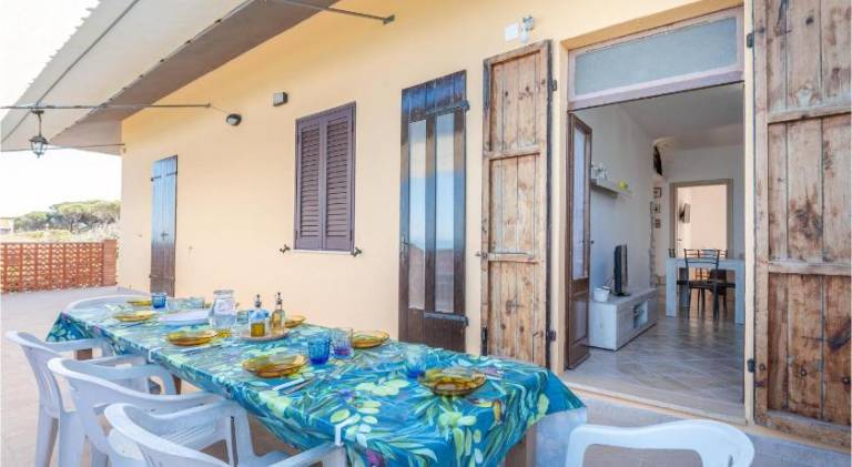 Holiday apartment with patio — photo 3