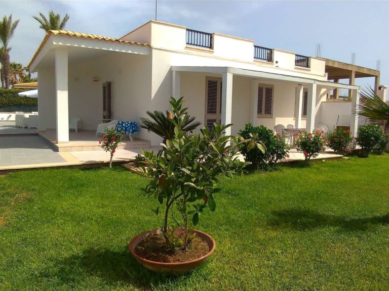 Vacation home with private pool, grill & patio — photo 2